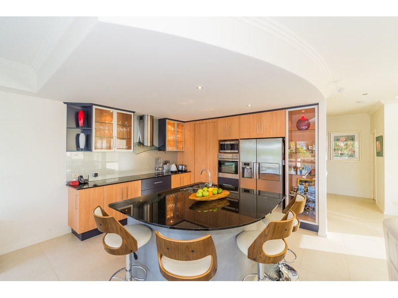 1/5 Sophia Avenue, Biggera Waters QLD 4216