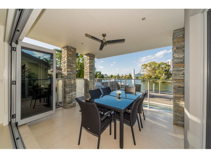 1/5 Sophia Avenue, Biggera Waters QLD 4216