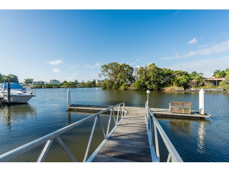 1/5 Sophia Avenue, Biggera Waters QLD 4216