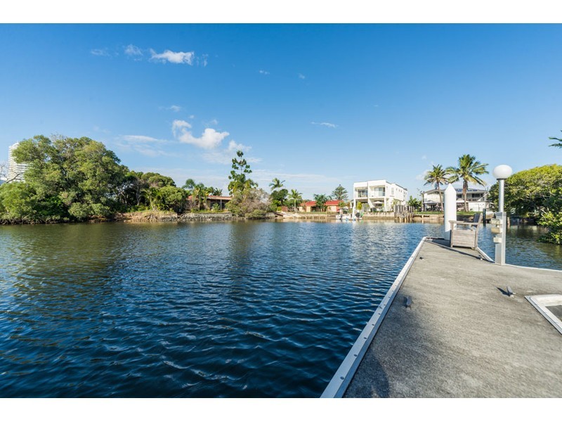 1/5 Sophia Avenue, Biggera Waters QLD 4216