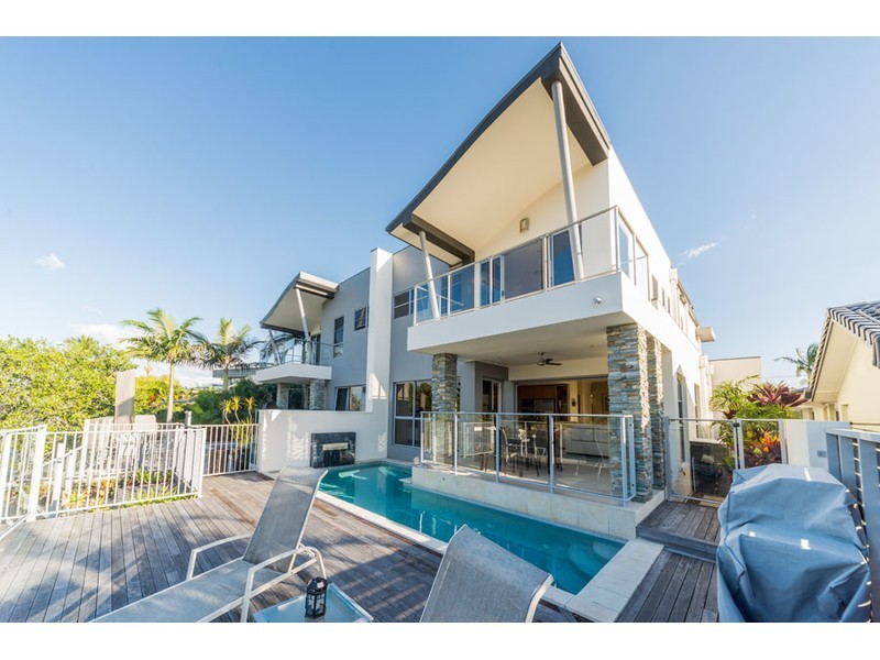 1/5 Sophia Avenue, Biggera Waters QLD 4216