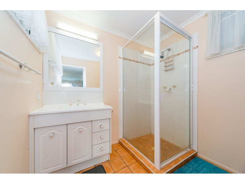 16 Back Street, Biggera Waters QLD 4216