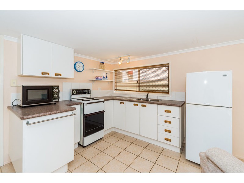 16 Back Street, Biggera Waters QLD 4216