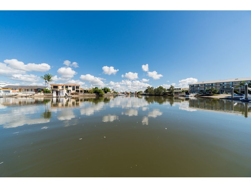 16 Back Street, Biggera Waters QLD 4216