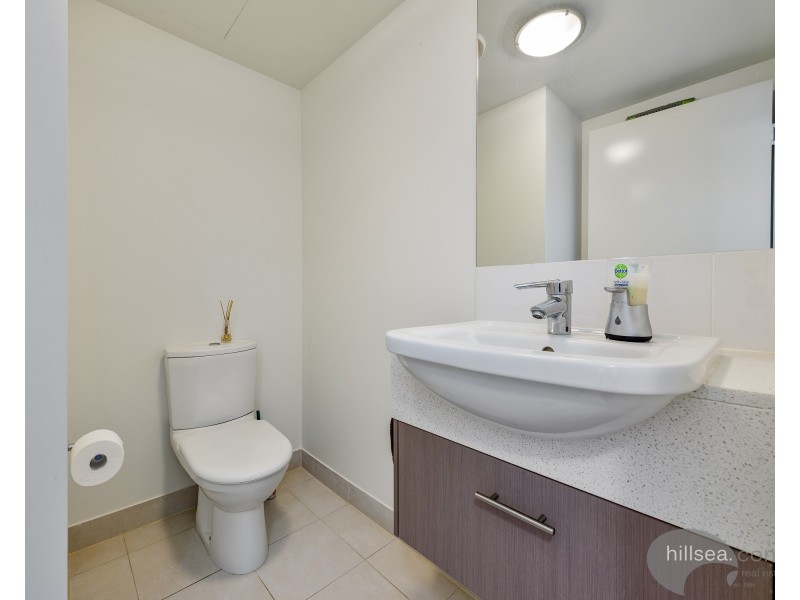 2317/2 Activa Way, Hope Island QLD 4212