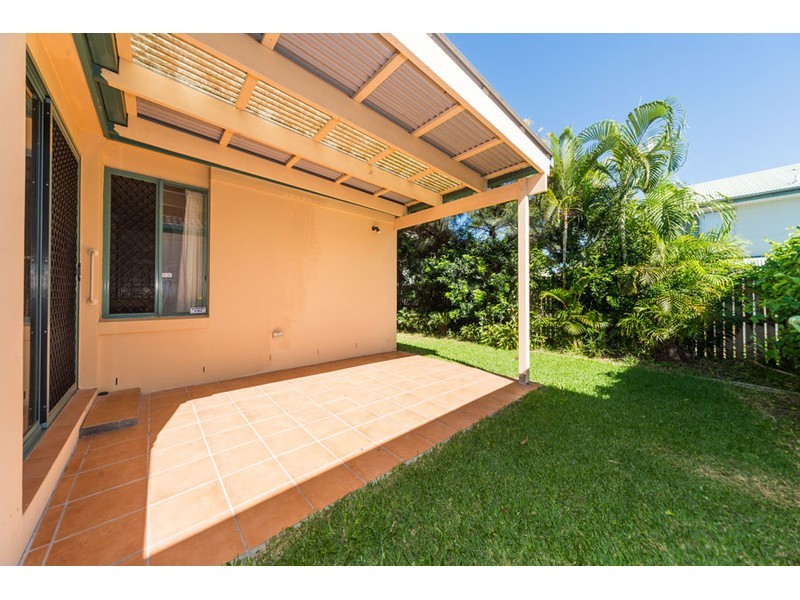 8/222 Central Street, Labrador QLD 4215