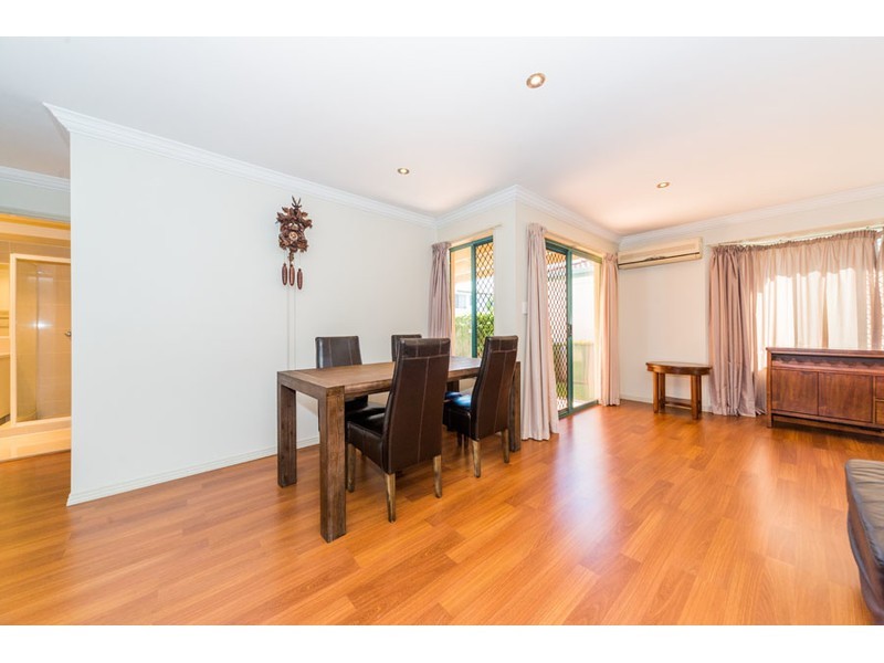 8/222 Central Street, Labrador QLD 4215