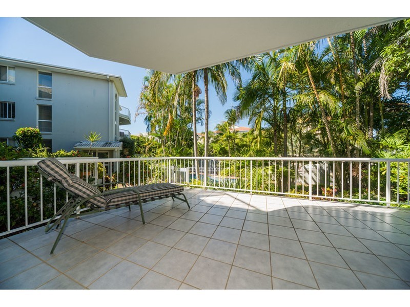 4/4 Madang Crescent, Runaway Bay QLD 4216