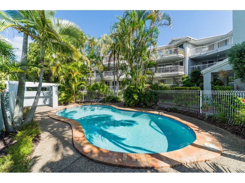 4/4 Madang Crescent, Runaway Bay QLD 4216