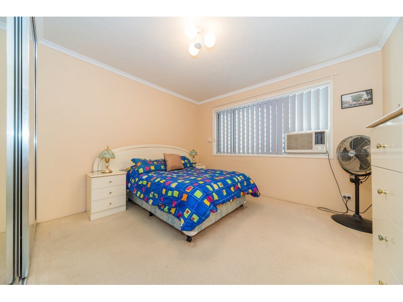 4/4 Madang Crescent, Runaway Bay QLD 4216