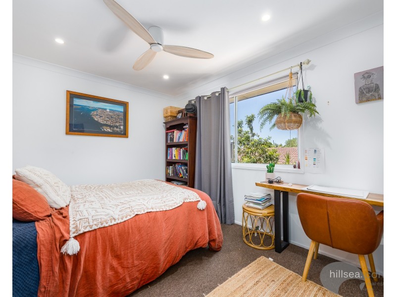 1/17 Eurimbula Court, Paradise Point QLD 4216