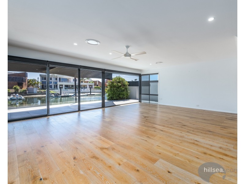 359 Bayview Street, Hollywell QLD 4216