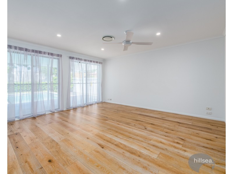 359 Bayview Street, Hollywell QLD 4216