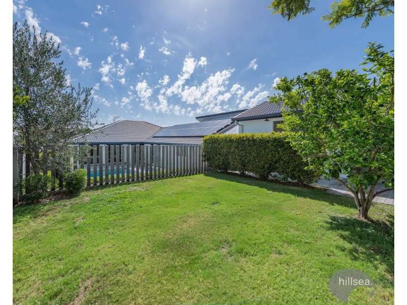 359 Bayview Street, Hollywell QLD 4216