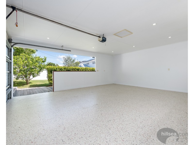 359 Bayview Street, Hollywell QLD 4216