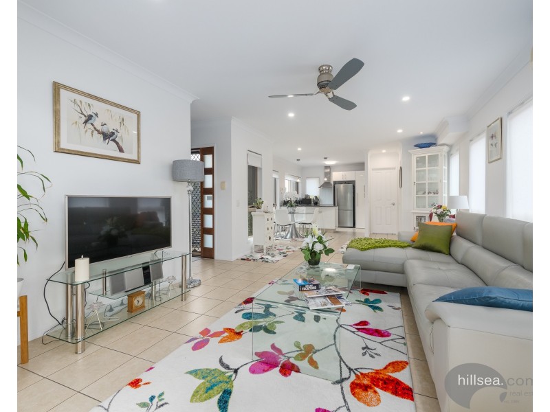 1/162 Muir Street, Labrador QLD 4215