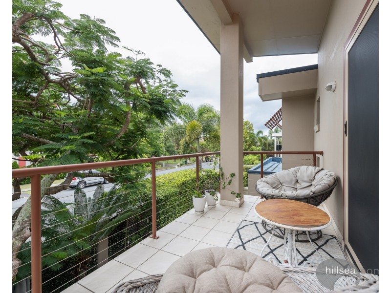 1/162 Muir Street, Labrador QLD 4215