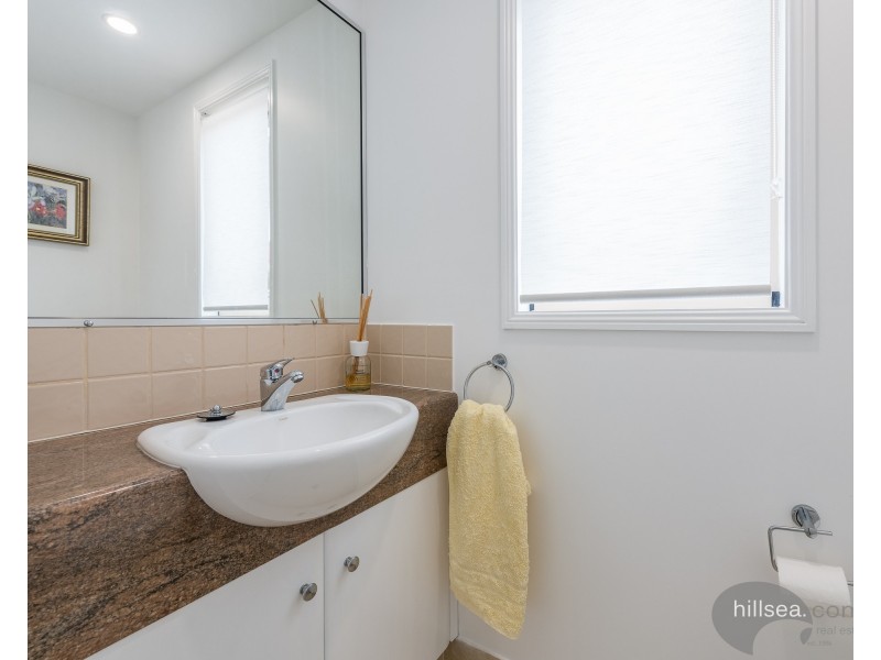 1/162 Muir Street, Labrador QLD 4215