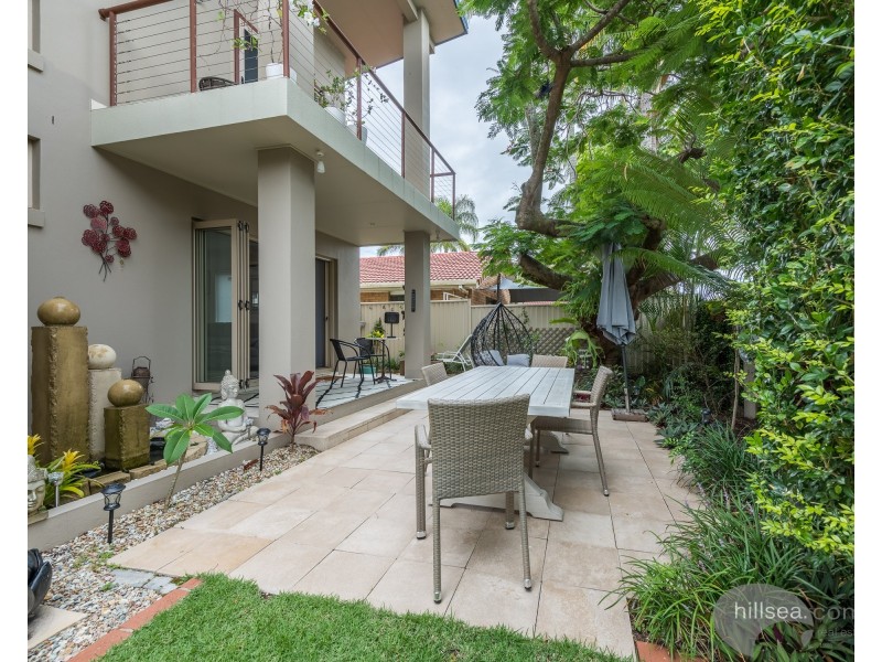 1/162 Muir Street, Labrador QLD 4215