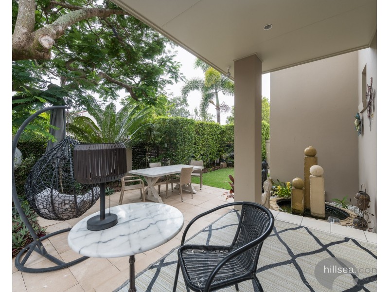 1/162 Muir Street, Labrador QLD 4215