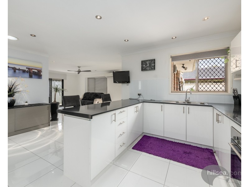 2/3 Riccarton Place, Labrador QLD 4215