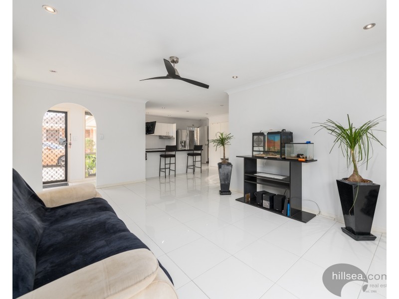 2/3 Riccarton Place, Labrador QLD 4215