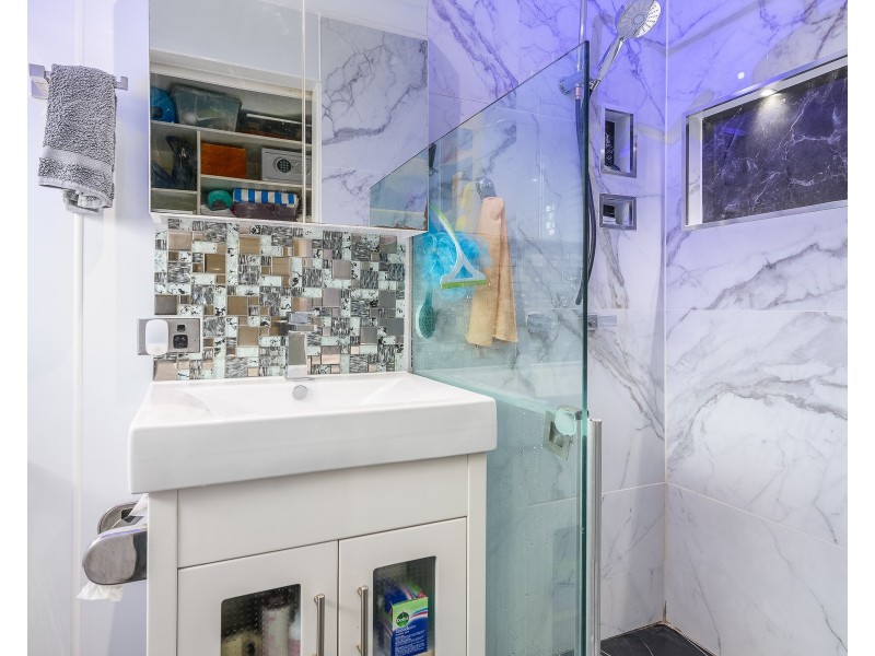 2/3 Riccarton Place, Labrador QLD 4215