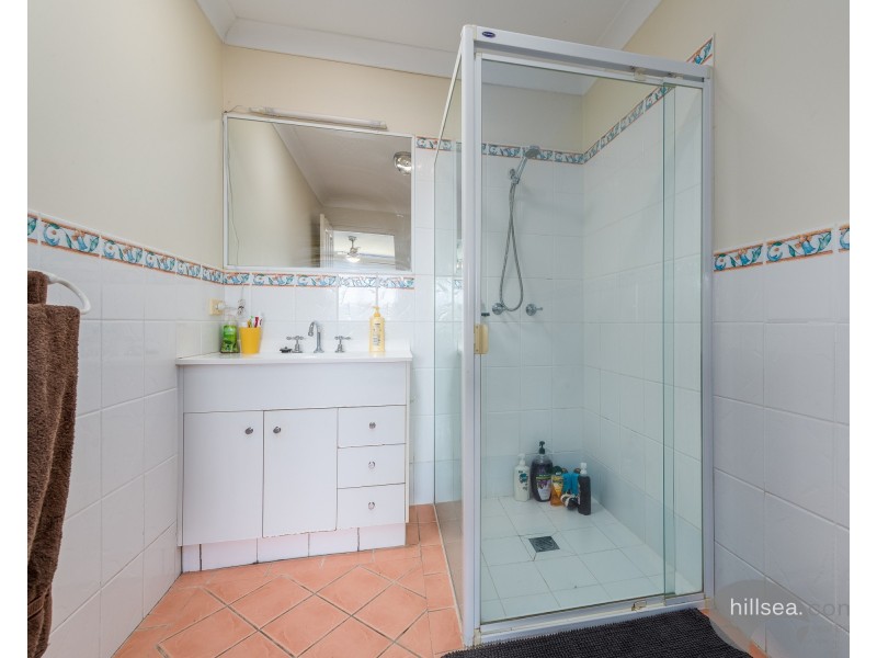 2/9 Jacqueline Avenue, Labrador QLD 4215