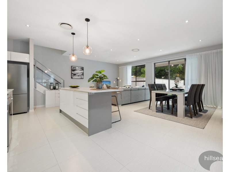 2/8 Compass Drive, Biggera Waters QLD 4216