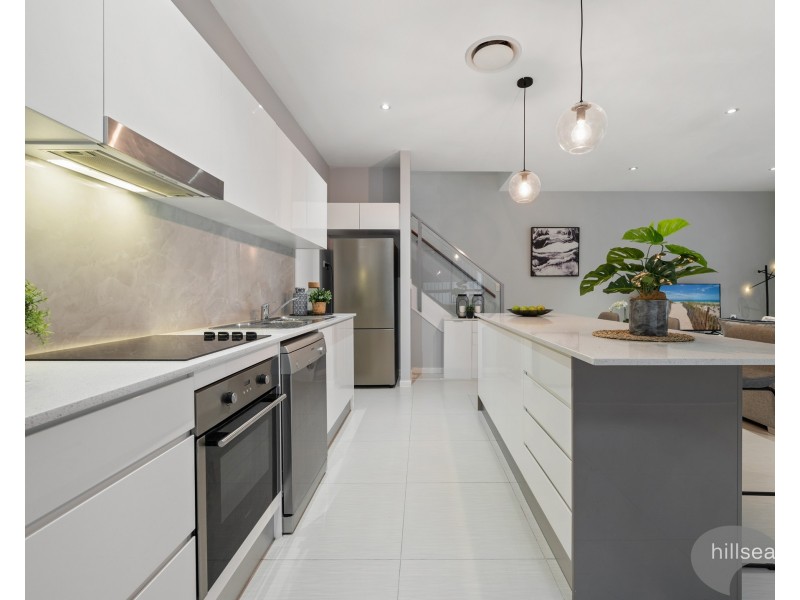 2/8 Compass Drive, Biggera Waters QLD 4216