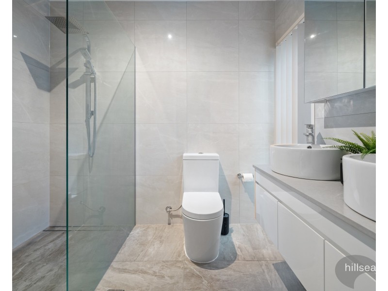 2/8 Compass Drive, Biggera Waters QLD 4216