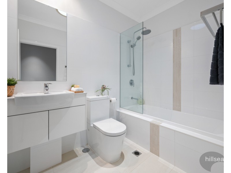 2/8 Compass Drive, Biggera Waters QLD 4216