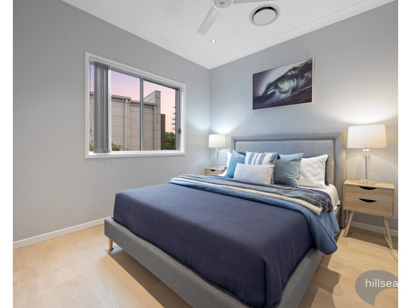 2/8 Compass Drive, Biggera Waters QLD 4216