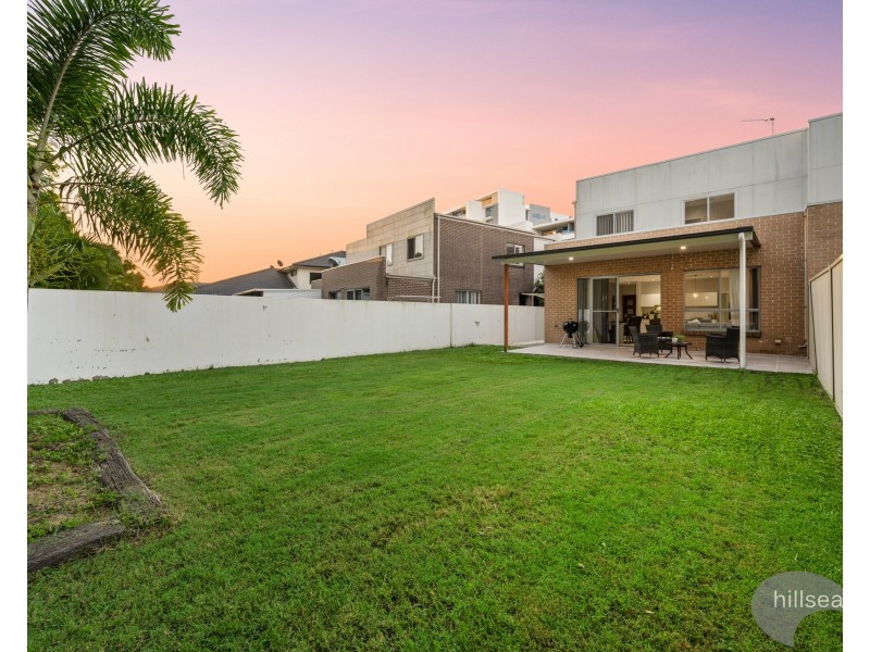 2/8 Compass Drive, Biggera Waters QLD 4216