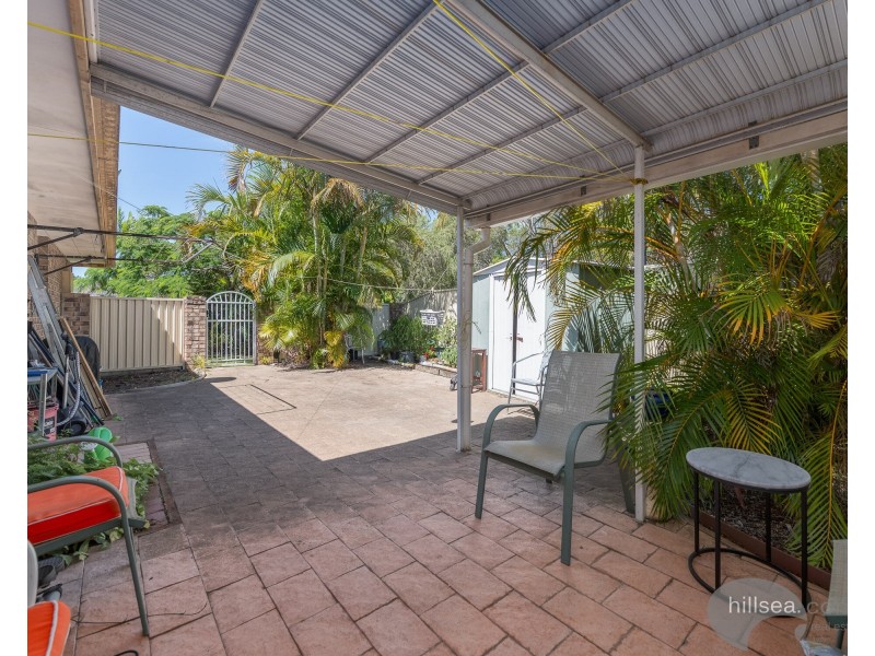 1/2 Riccarton Place, Labrador QLD 4215