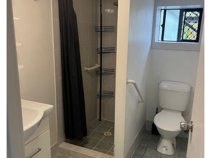 3 Arthur Street, Biggera Waters QLD 4216