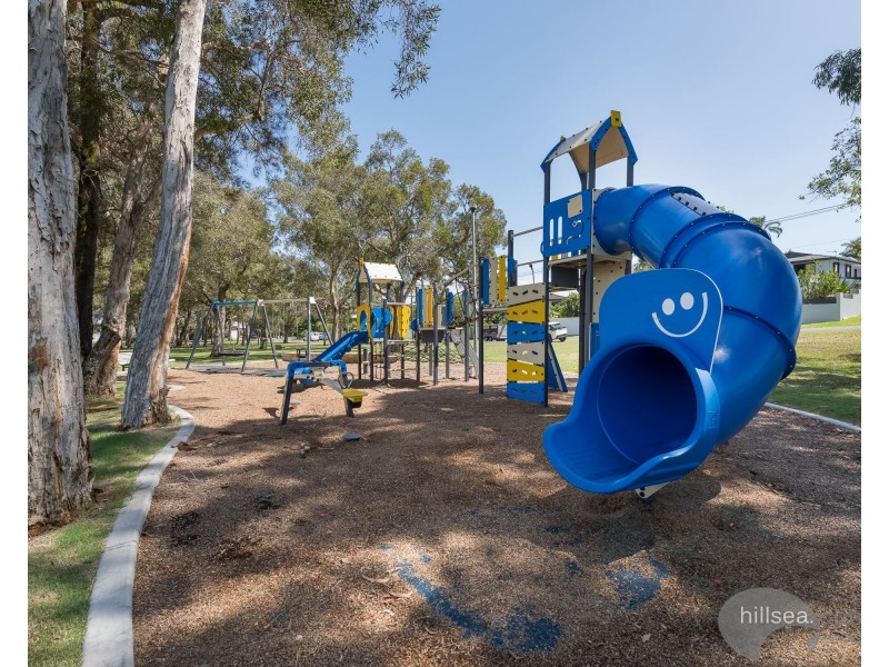 3 Arthur Street, Biggera Waters QLD 4216