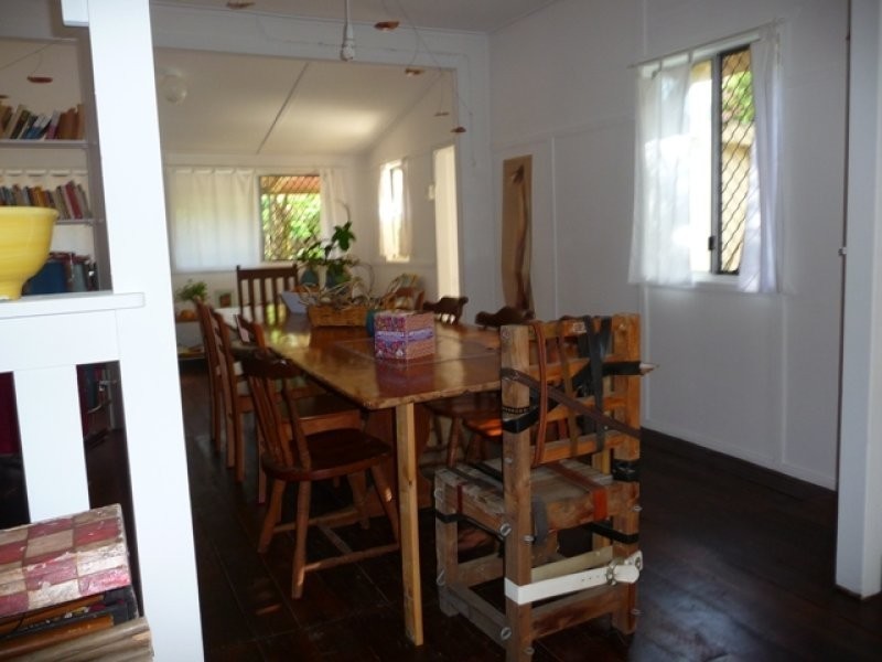 6 Bright Avenue, Labrador QLD 4215