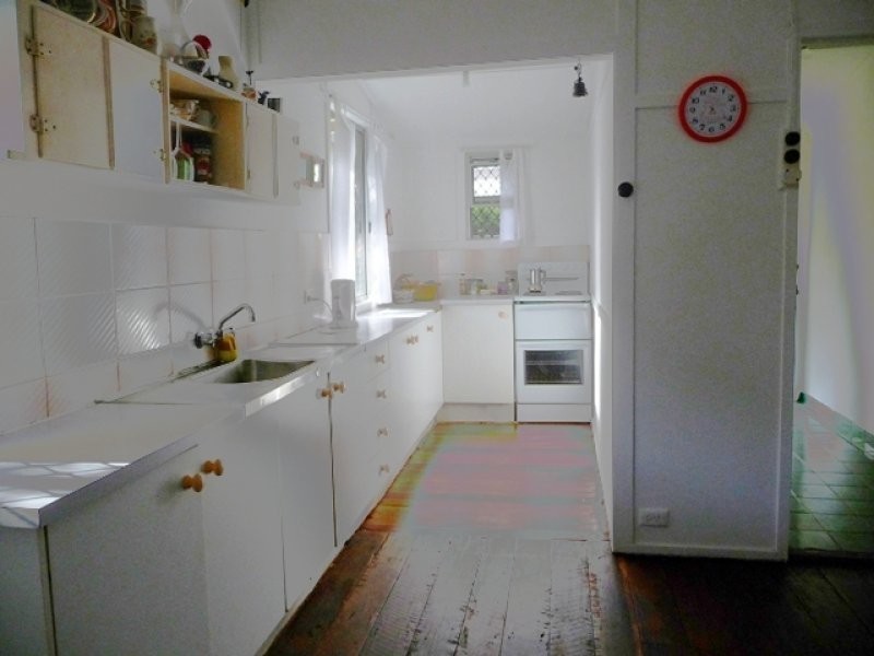 6 Bright Avenue, Labrador QLD 4215