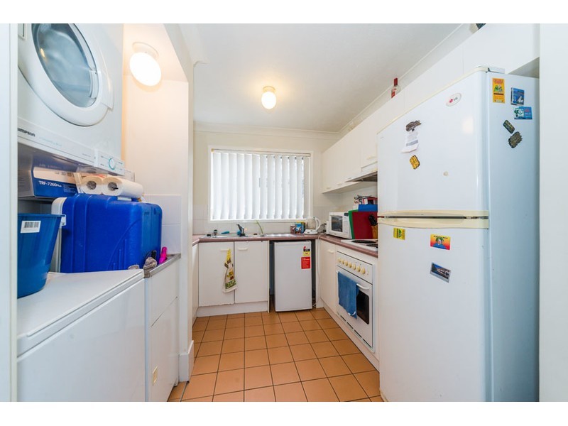 4/75 Bayview Street, Runaway Bay QLD 4216