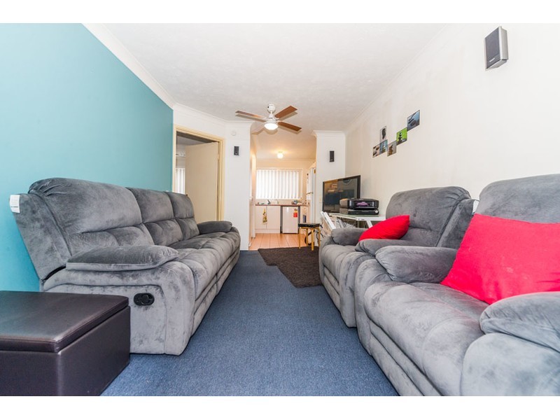 4/75 Bayview Street, Runaway Bay QLD 4216