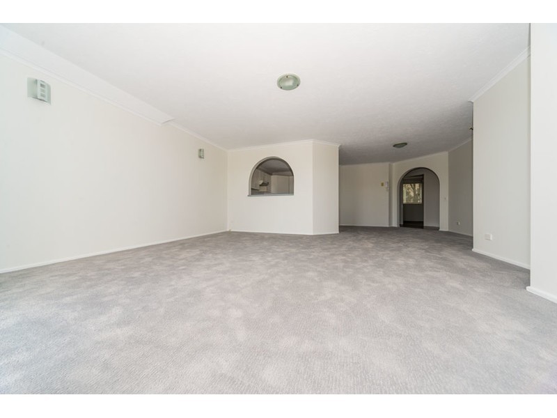 4/17 Canal Avenue, Runaway Bay QLD 4216