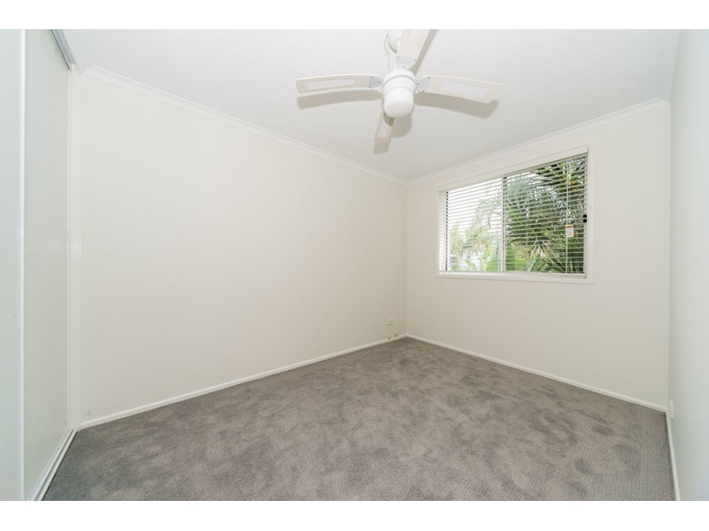 4/17 Canal Avenue, Runaway Bay QLD 4216