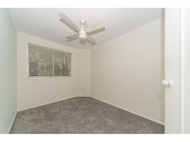 4/17 Canal Avenue, Runaway Bay QLD 4216