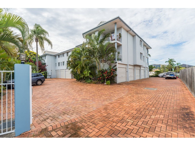 4/17 Canal Avenue, Runaway Bay QLD 4216