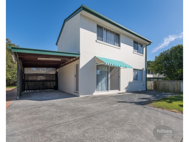 4 Geoffrey Avenue, Southport QLD 4215