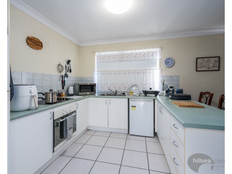4 Geoffrey Avenue, Southport QLD 4215