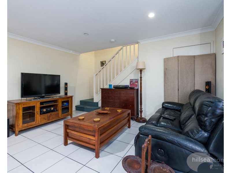 4 Geoffrey Avenue, Southport QLD 4215