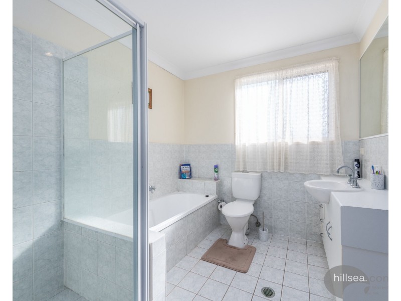 4 Geoffrey Avenue, Southport QLD 4215