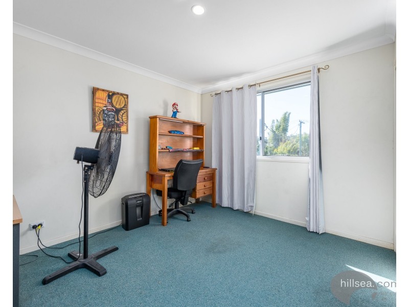 4 Geoffrey Avenue, Southport QLD 4215